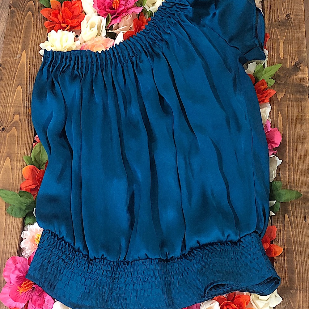 XL off the shoulder emerald green top